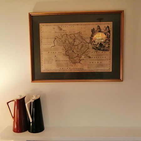Lion Hotel Llanbister Room photo