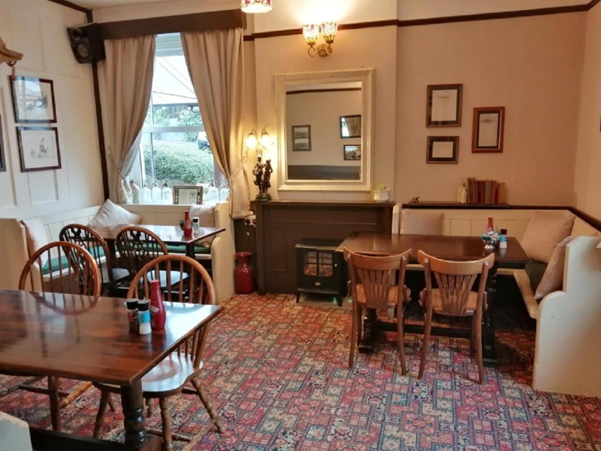 Lion Hotel Llanbister Exterior photo