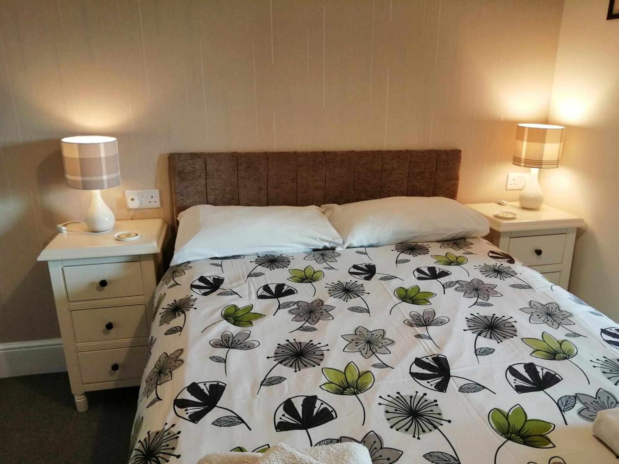 Lion Hotel Llanbister Room photo